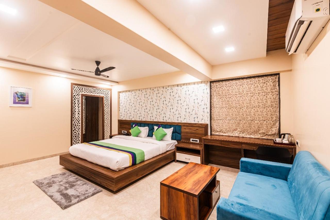 Lemon Wood Suites Pune Exterior photo