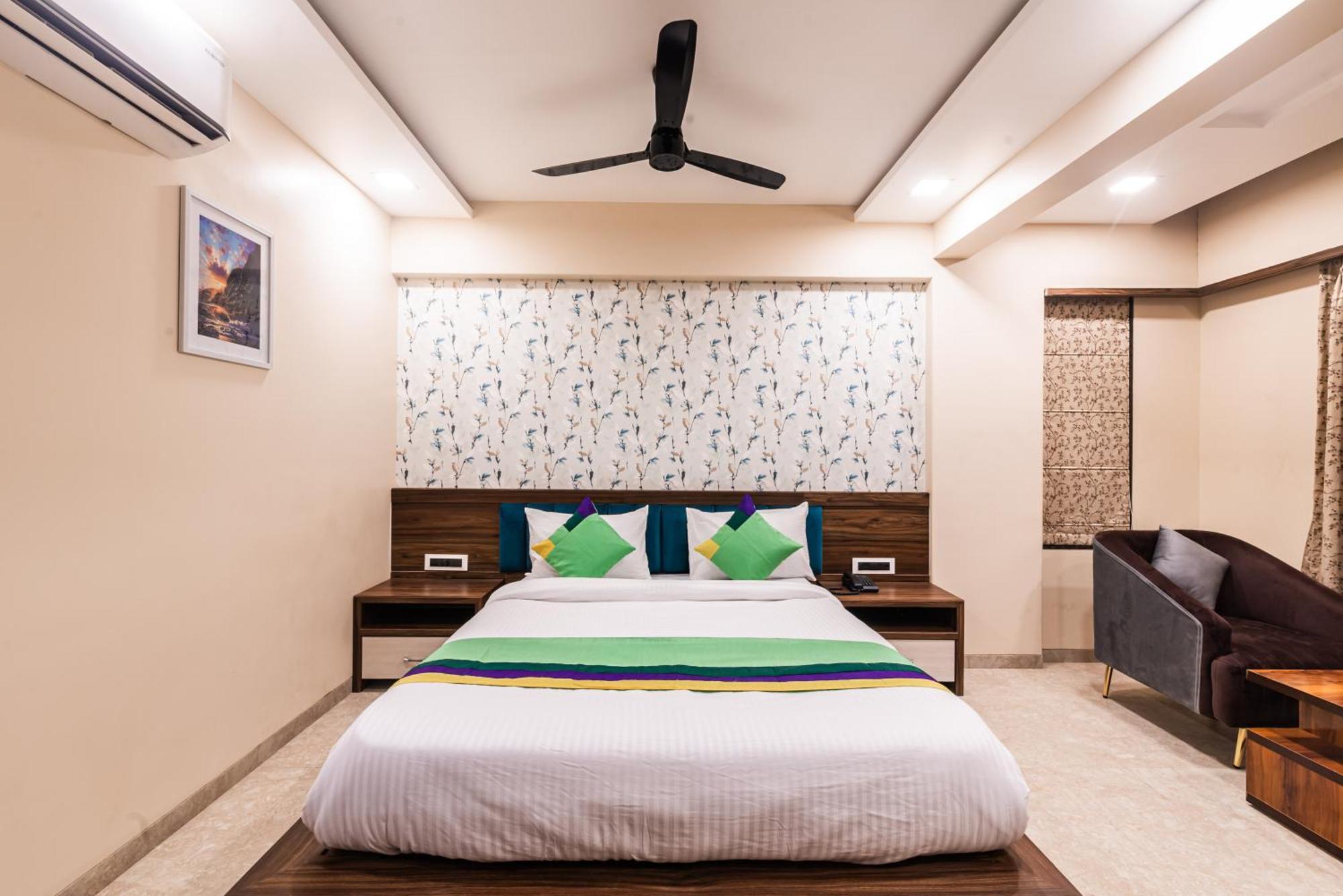 Lemon Wood Suites Pune Exterior photo