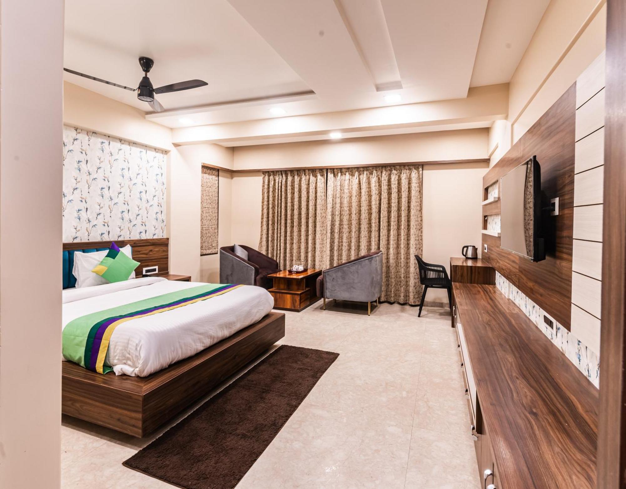 Lemon Wood Suites Pune Exterior photo